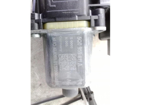 5Q0959811A ELEVALUNAS PUERTA LAT TRA IZQ SEAT LEON (5F1)|Desguaces La Cabaña