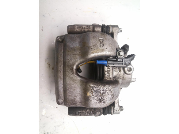 A1774215200 PINZA DEL DER MERCEDES BENZ CLA (C118)|Desguaces La Cabaña