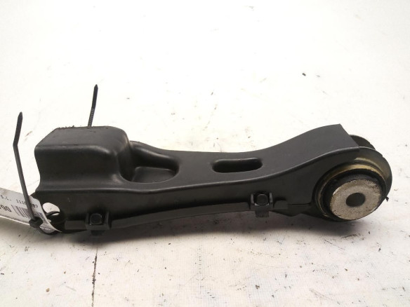 A2473501800  BRAZO SUSPENSION TRA IZQ INF LONGITUDINAL MERCEDES BENZ CLA (C118)|Desguaces La Cabaña
