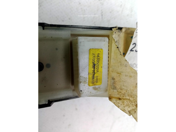 84808210B0 MANDO ELEVALUNAS PUERTA LAT DEL IZQ TOYOTA AVENSIS (_T25_)|Desguaces La Cabaña