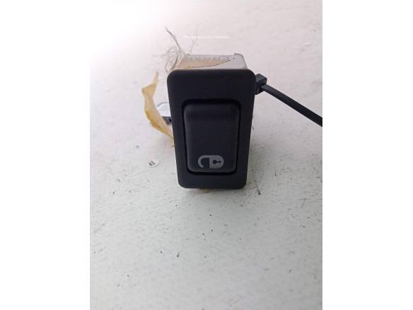 INTERRUPTOR BLOQUEO PUERTAS NISSAN TERRANO II (R20)|Desguaces La Cabaña