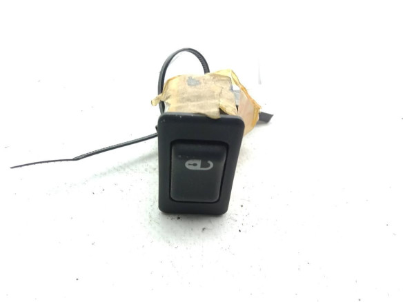 INTERRUPTOR BLOQUEO PUERTAS NISSAN TERRANO II (R20)|Desguaces La Cabaña