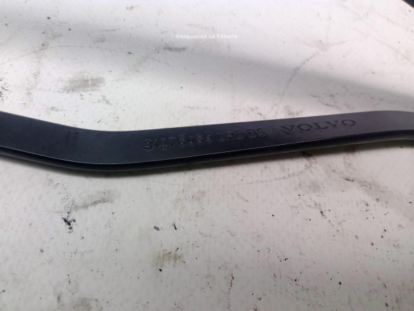 BRAZO LIMPIAPARABRISAS DEL IZQ VOLVO V40 Fastback (525, 526)|Desguaces La Cabaña