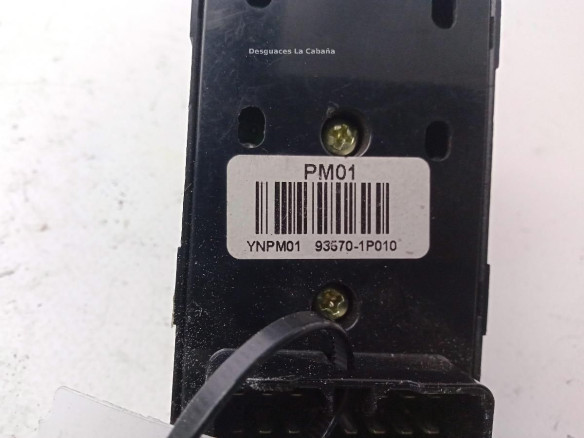 986701H021 MANDO ELEVALUNAS PUERTA LAT DEL IZQ KIA VENGA (YN)|Desguaces La Cabaña