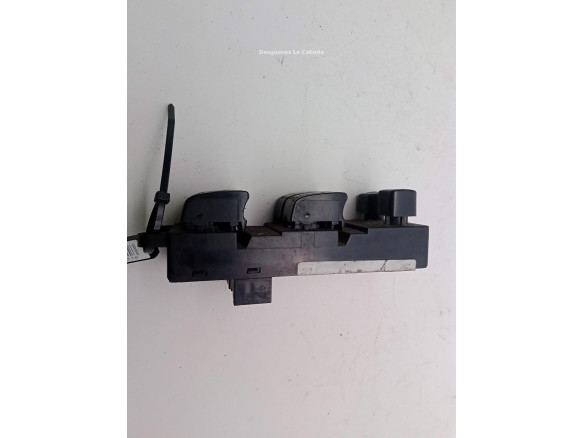 MANDO ELEVALUNAS PUERTA LAT DEL IZQ NISSAN PRIMERA Hatchback (P12)|Desguaces La Cabaña