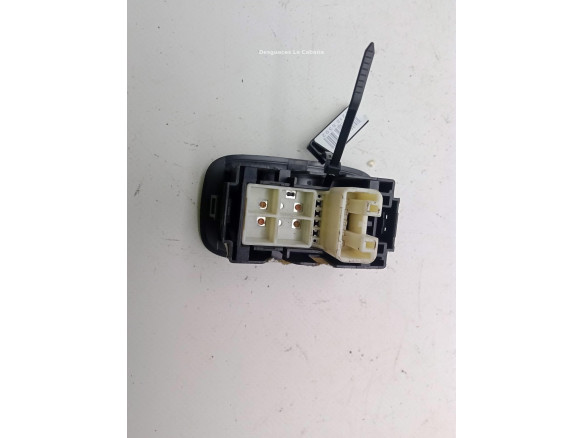 MANDO ELEVALUNAS PUERTA LAT TRA DER TOYOTA AURIS (_E15_)|Desguaces La Cabaña