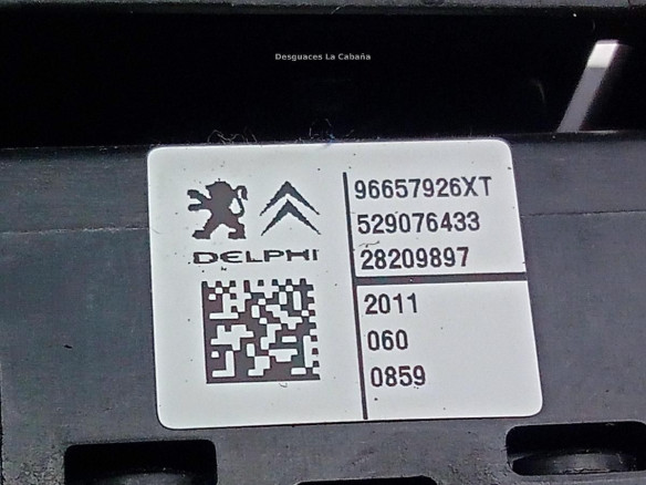 96657926XT MANDO ELEVALUNAS PUERTA LAT TRA DER CITROEN C4 II (B7)|Desguaces La Cabaña
