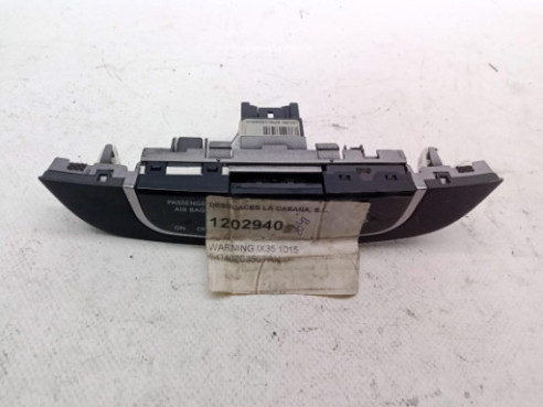 847402S350TAN, INTERRUPTOR WARNING HYUNDAI ix35 (LM, EL, ELH)|Desguaces La Cabaña