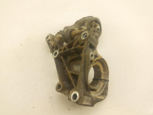 A2472400600 SOPORTE MOTOR INF MERCEDES BENZ CLA (C118)|Desguaces La Cabaña