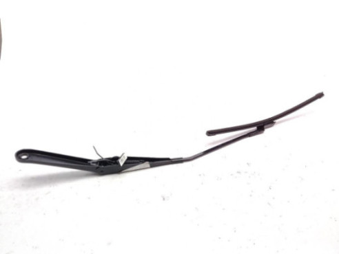 8V4111725CD BRAZO LIMPIAPARABRISAS DEL DER FORD KUGA I|Desguaces La Cabaña