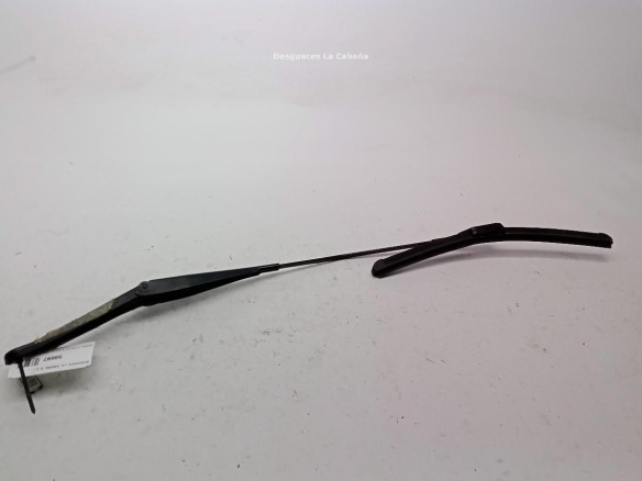 8A61175268B BRAZO LIMPIAPARABRISAS DEL DER FORD FIESTA VI|Desguaces La Cabaña