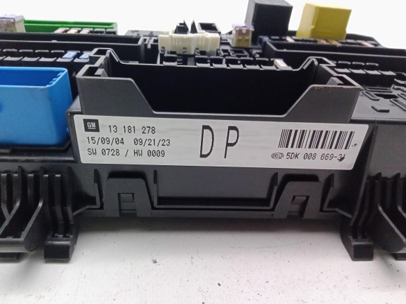 13181278DP, CAJA FUSIBLES INTERIOR (BSI) OPEL ASTRA H (A04)|Desguaces La Cabaña