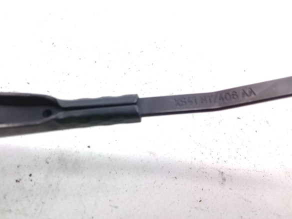 BRAZO LIMPIAPARABRISAS TRA PORTÓN FORD FOCUS Turnier (DNW)|Desguaces La Cabaña