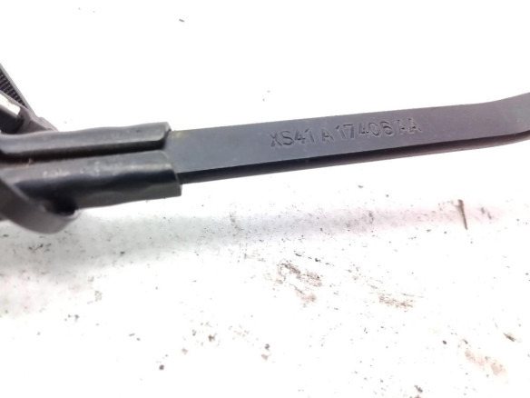 XS41A17406AA BRAZO LIMPIAPARABRISAS TRA PORTÓN FORD FOCUS (DAW, DBW)|Desguaces La Cabaña