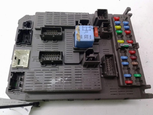 CAJA FUSIBLES INTERIOR (BSI)|Desguaces La Cabaña 2
