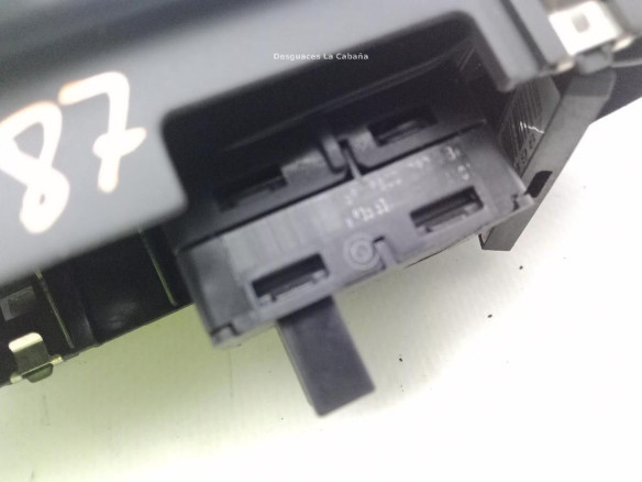 MANDO ELEVALUNAS PUERTA LAT DEL DER BMW 1 (E87)|Desguaces La Cabaña