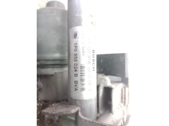 1P095524B MOTOR LIMPIAPARABRISAS DEL DER SEAT LEON (1P1)|Desguaces La Cabaña