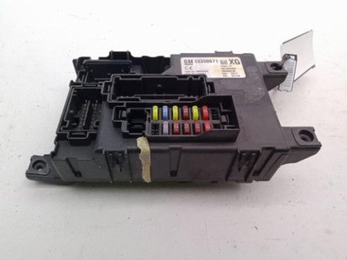 13350671XG, CAJA FUSIBLES INTERIOR (BSI) OPEL CORSA D (S07)|Desguaces La Cabaña