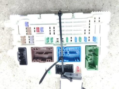 CAJA FUSIBLES INTERIOR (BSI)|Desguaces La Cabaña 2