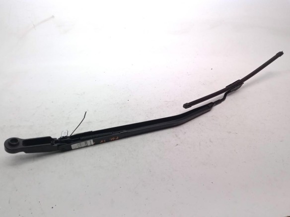BRAZO LIMPIAPARABRISAS DEL DER NISSAN PRIMERA Hatchback (P12)|Desguaces La Cabaña