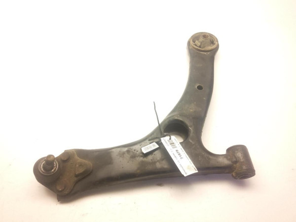 4806813010  BRAZO SUSPENSION DEL DER INF TOYOTA COROLLA (_E12_)|Desguaces La Cabaña