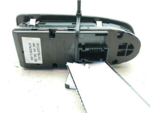 913207601 MANDO ELEVALUNAS PUERTA LAT DEL IZQ BMW 1 (E87)|Desguaces La Cabaña