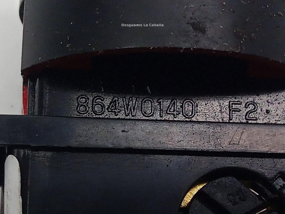 864W0140 INTERRUPTOR WARNING KIA SORENTO I (JC)|Desguaces La Cabaña