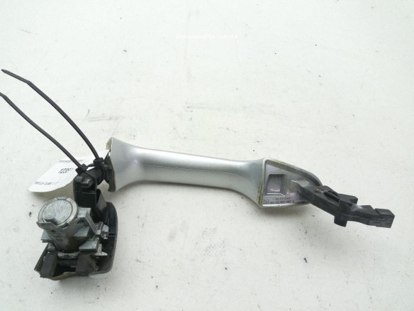 A2047600170 MANILLA PUERTA LAT DEL IZQ EXT MERCEDES BENZ CLASE C (W204)|Desguaces La Cabaña