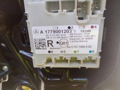7407264A106 MOTOR LIMPIAPARABRISAS TRA MERCEDES BENZ CLASE A (W177)|Desguaces La Cabaña 2