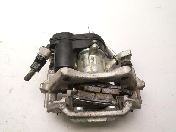 4783002360  PINZA TRA DER TOYOTA COROLLA Fastback (_E21_)|Desguaces La Cabaña