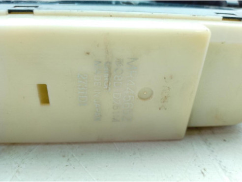 MR445652 MANDO ELEVALUNAS PUERTA LAT DEL IZQ MITSUBISHI MONTERO III Canvas Top (V6_W, V7_W)|Desguaces La Cabaña