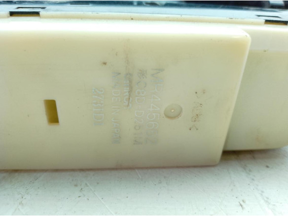 MR445652 MANDO ELEVALUNAS PUERTA LAT DEL IZQ MITSUBISHI MONTERO III Canvas Top (V6_W, V7_W)|Desguaces La Cabaña