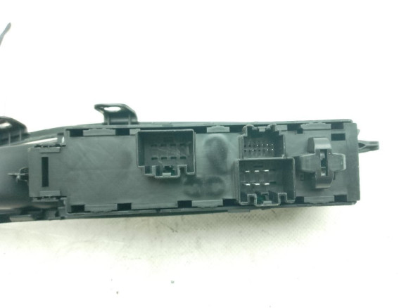 DT1T14A132FB MANDO ELEVALUNAS PUERTA LAT DEL IZQ FORD FOCUS III Turnier|Desguaces La Cabaña