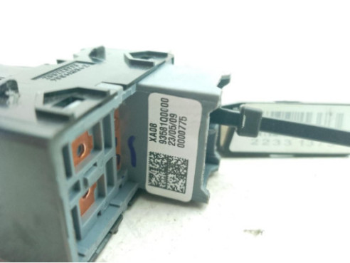 93581Q0000 MANDO ELEVALUNAS PUERTA LAT DEL DER HYUNDAI i20 III (BC3, BI3)|Desguaces La Cabaña