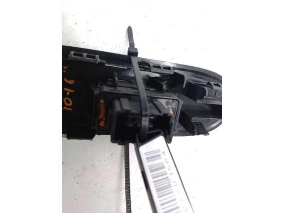 96637534XT MANDO ELEVALUNAS PUERTA LAT DEL DER CITROEN C3 II|Desguaces La Cabaña