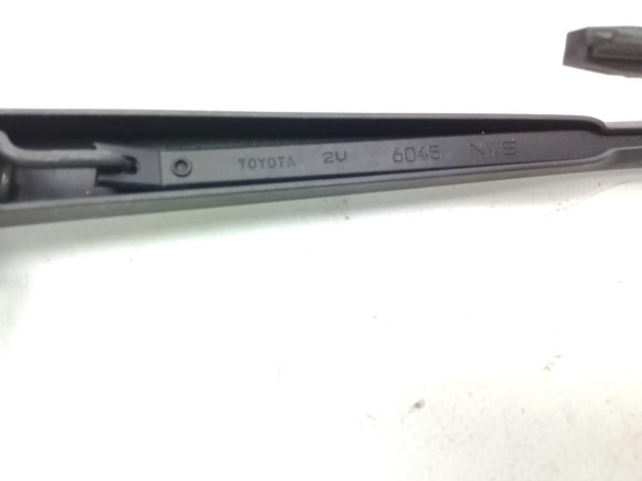 BRAZO LIMPIAPARABRISAS DEL IZQ TOYOTA YARIS (_P1_)|Desguaces La Cabaña