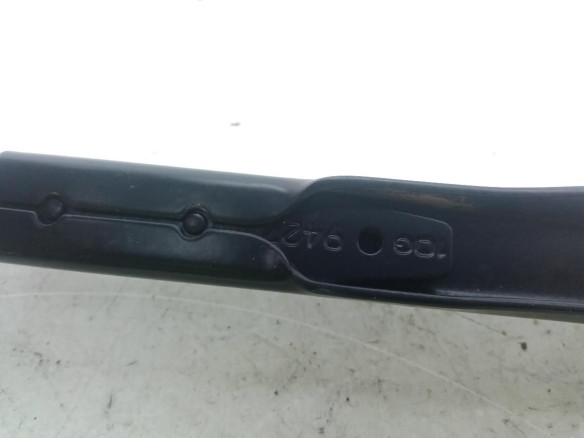 8522102411  BRAZO LIMPIAPARABRISAS DEL IZQ TOYOTA COROLLA Fastback (_E21_)|Desguaces La Cabaña