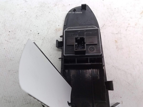 MANDO ELEVALUNAS PUERTA LAT DEL IZQ SEAT IBIZA III (6L1)|Desguaces La Cabaña