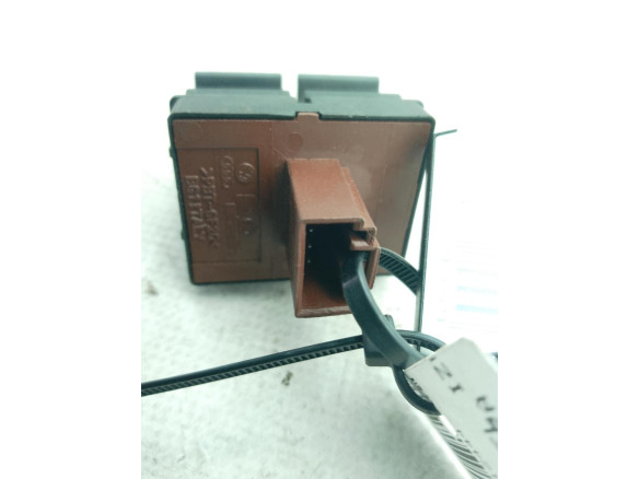1K3959857A MANDO ELEVALUNAS PUERTA LAT DEL IZQ VW CADDY III Furgón (2KA, 2KH, 2CA, 2CH)|Desguaces La Cabaña