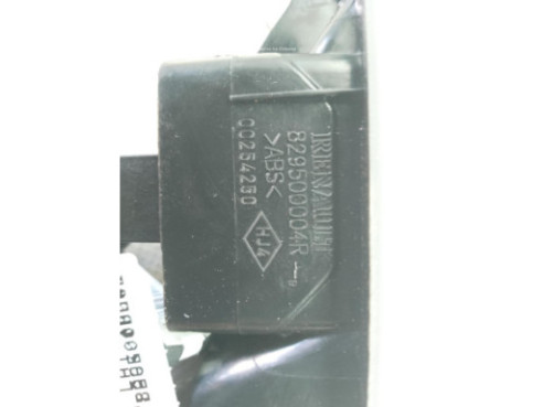 829500004R MANDO ELEVALUNAS PUERTA LAT TRA DER RENAULT MEGANE III Fastback (BZ0_)|Desguaces La Cabaña