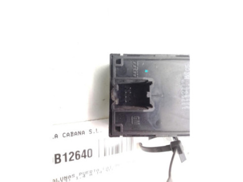 13360339 MANDO ELEVALUNAS PUERTA LAT DEL DER OPEL ADAM (M13)|Desguaces La Cabaña
