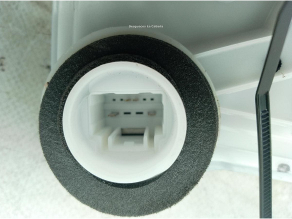 6903002511  CERRADURA PUERTA LAT DEL DER TOYOTA COROLLA Ranchera familiar (_E21_)|Desguaces La Cabaña