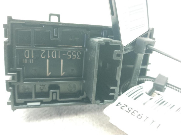 3551D121D MANDO ELEVALUNAS PUERTA LAT DEL DER TOYOTA COROLLA Ranchera familiar (_E21_)|Desguaces La Cabaña