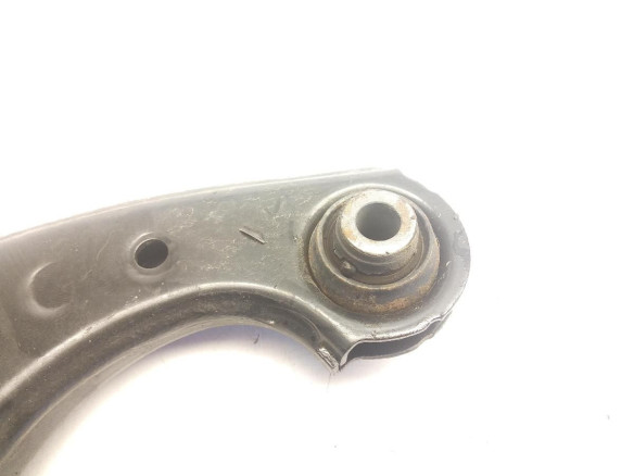 48770F4010  BRAZO SUSPENSION TRA DER SUP TOYOTA COROLLA Ranchera familiar (_E21_)|Desguaces La Cabaña