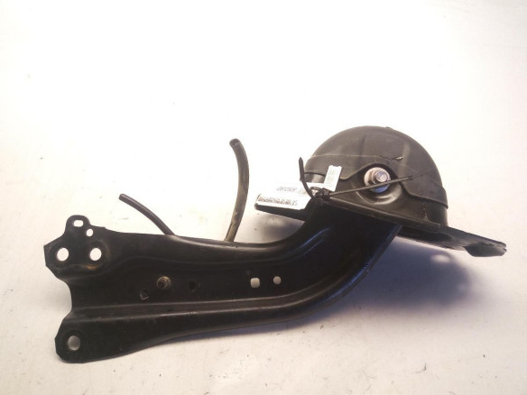 48760F4010  BRAZO SUSPENSION TRA DER INF LONGITUDINAL TOYOTA COROLLA Ranchera familiar (_E21_)|Desguaces La Cabaña