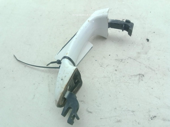 MANILLA PUERTA LAT TRA IZQ EXT FORD FIESTA VI Van|Desguaces La Cabaña