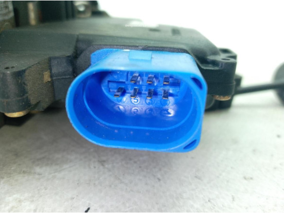 7L0839016 CERRADURA PUERTA LAT TRA DER VW TOURAN (1T1, 1T2)|Desguaces La Cabaña
