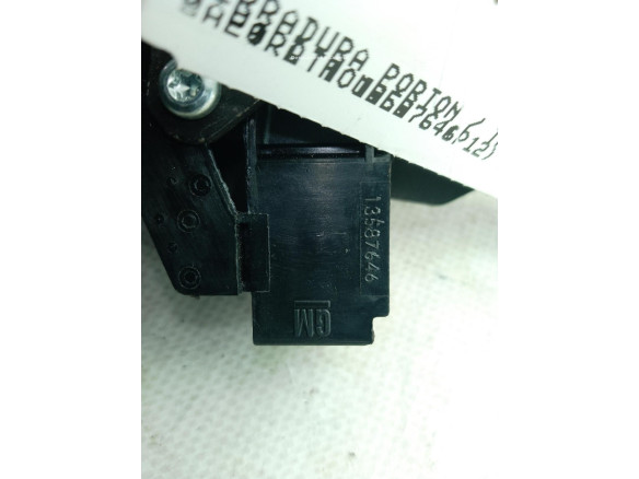 13587646 CERRADURA PORTON / TAPA MALETA OPEL ZAFIRA TOURER C (P12)|Desguaces La Cabaña