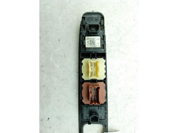 255702886R MANDO ELEVALUNAS PUERTA LAT DEL IZQ RENAULT CLIO IV (BH_)|Desguaces La Cabaña