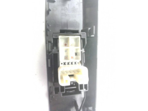 MANDO ELEVALUNAS PUERTA LATERAL TRASERO IZQUIERDO|Desguaces La Cabaña 2